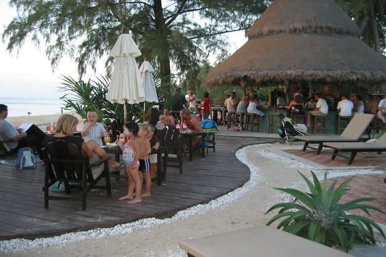 Hotel Lanta Castaway Beach Resort