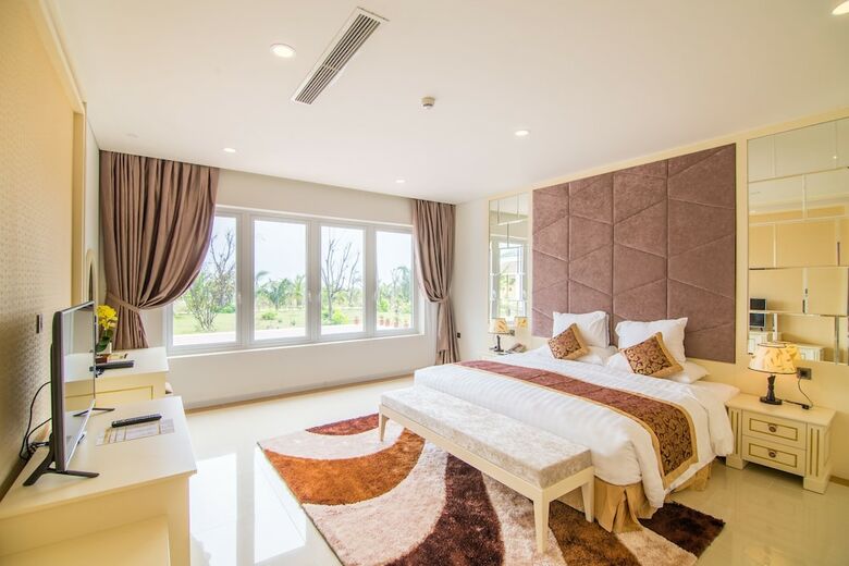 Gold Coast Hotel Resort & Spa