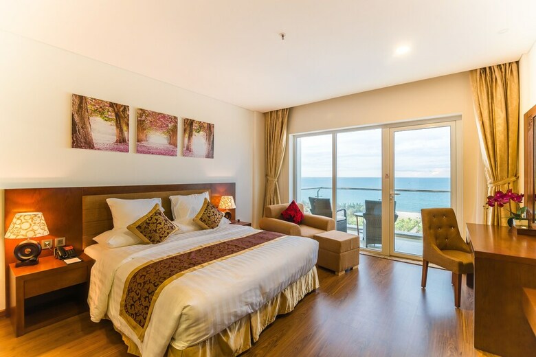 Gold Coast Hotel Resort & Spa