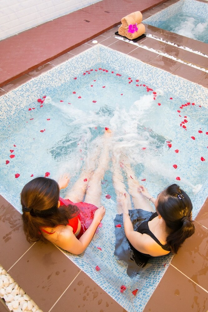 Gold Coast Hotel Resort & Spa