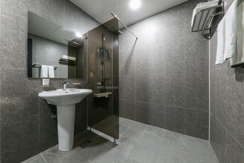 B.cent Hotel