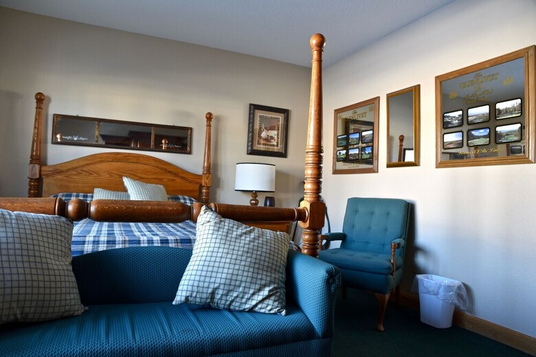 Doll's Lakeside Bed & Breakfast