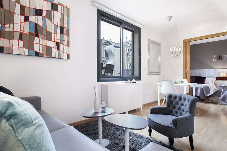 Apartamentos Rambla Attic Paris