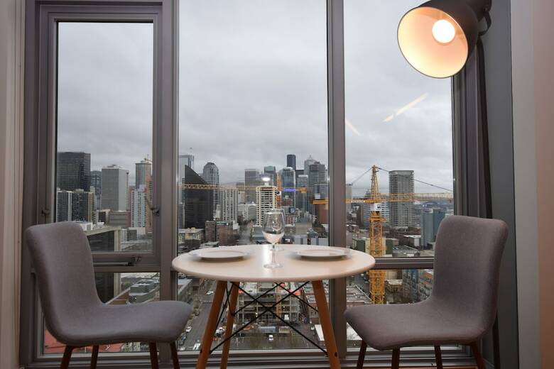 Belltown Corporate Housing Apartments By Luxe Hubs