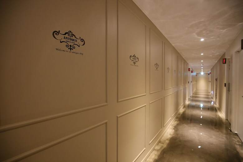 Hotel Nine