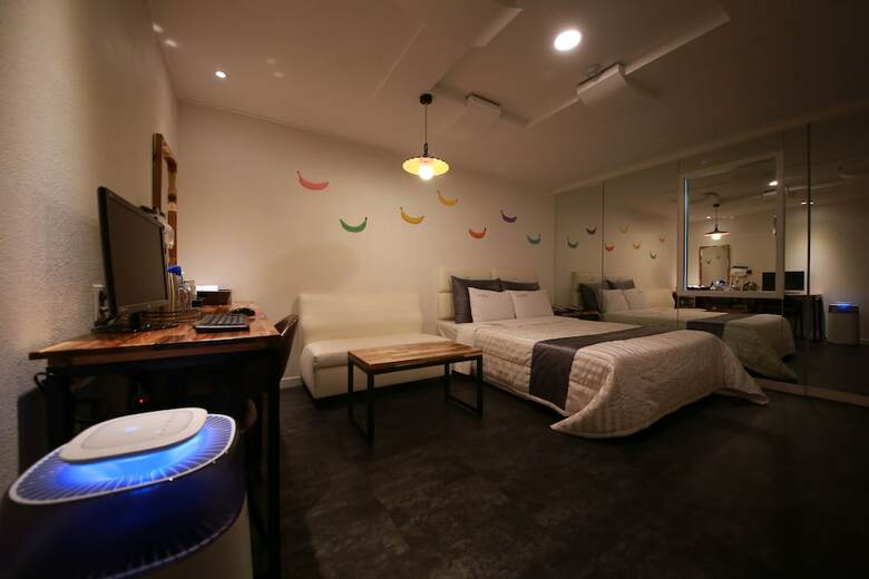 Hotel Nine