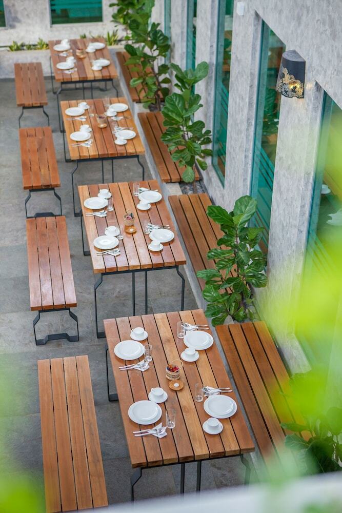 Bzz Hotel