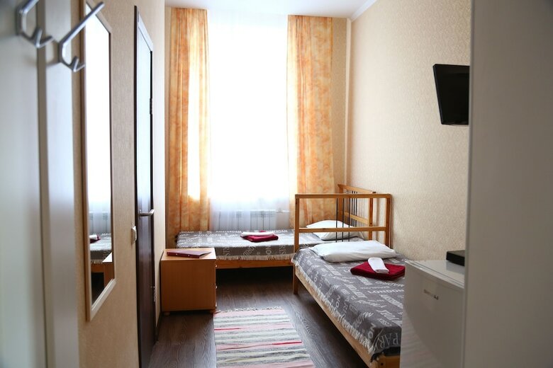Hostal Mini Hotel Artist On Baumanskaya - Hostel