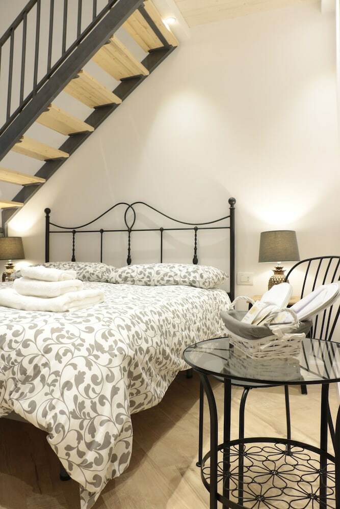 B&B Napoli La Scalinata Di Chiaia