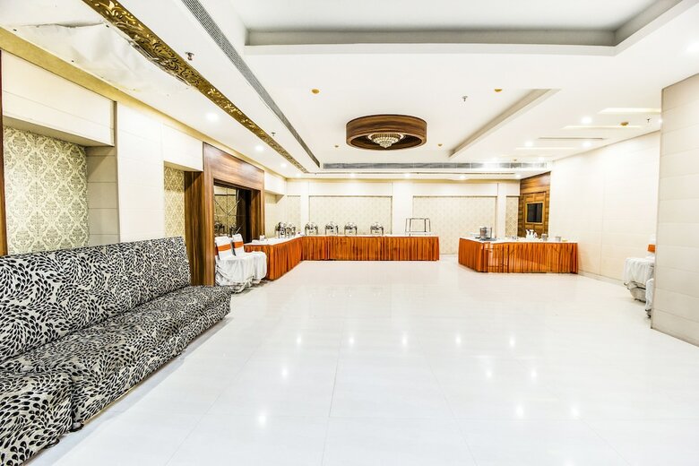 Fabhotel Le Monarque Piccadily Chowk