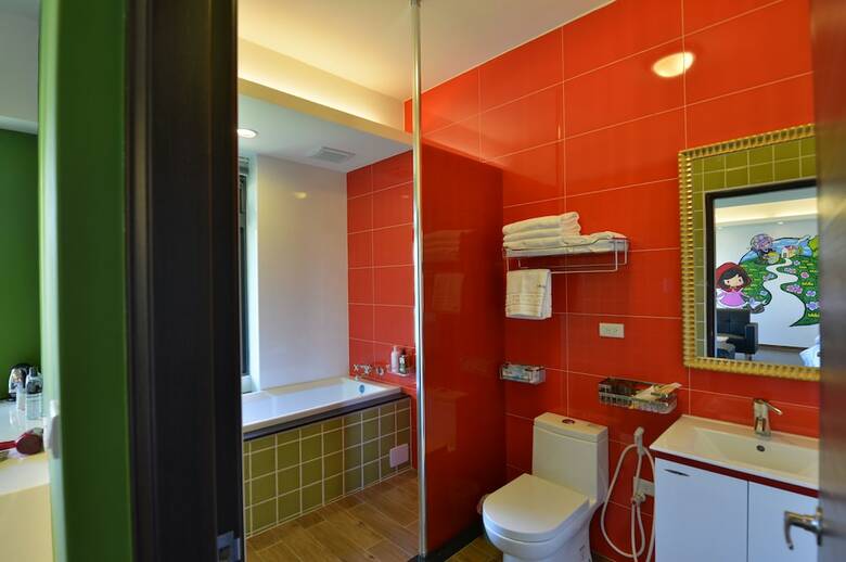 White Spray B&B