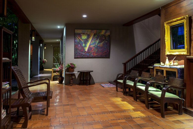 Baan La Poon Hotel
