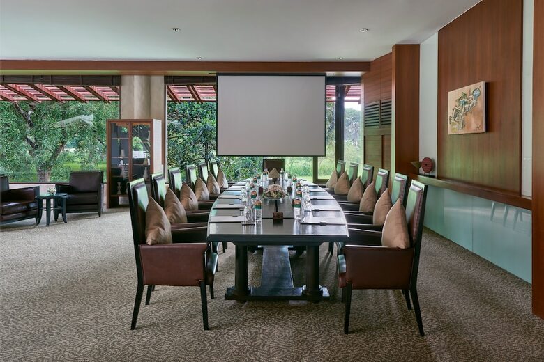 Hotel Atta Lakeside Resort Suite