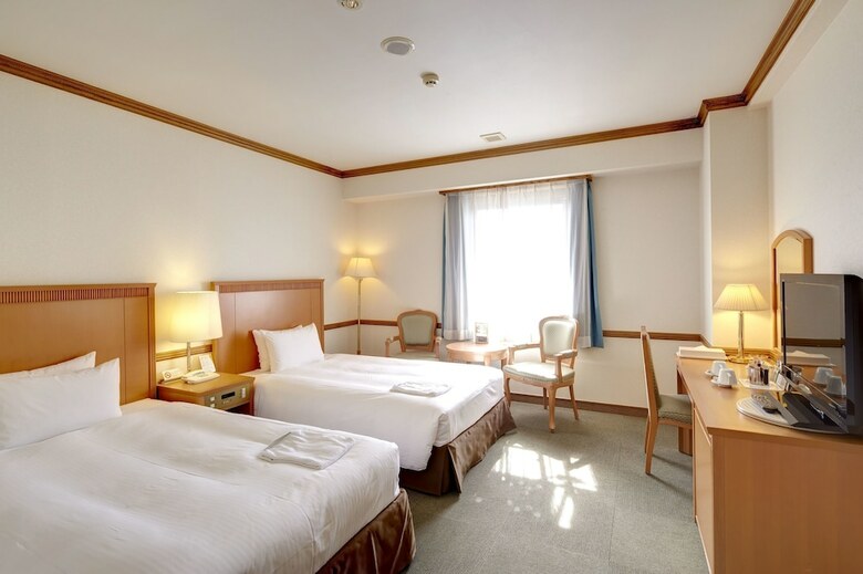 Hotel Azat Naha