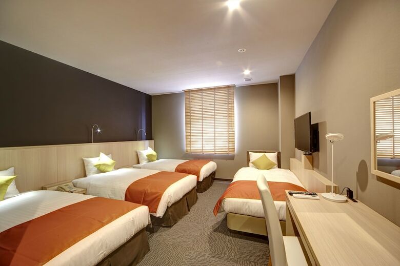 Hotel Azat Naha