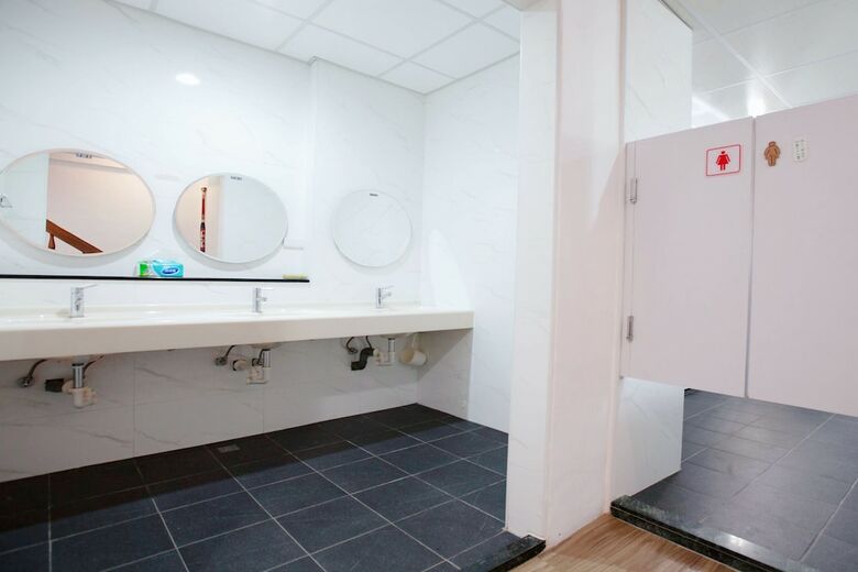 Hostal Chesdon Hostel