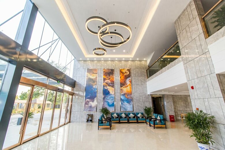 Ease Cloud Hotel