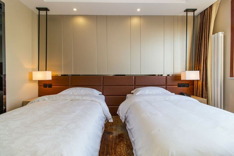 Ease Cloud Hotel