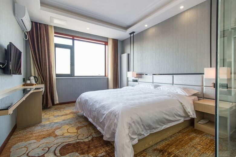 Ease Cloud Hotel