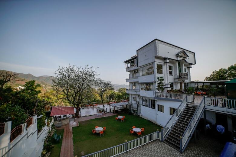 Hotel Rajpur Heights