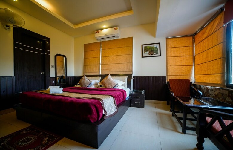 Hotel Rajpur Heights