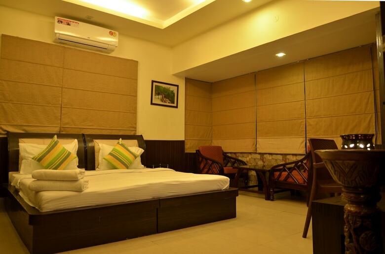 Hotel Rajpur Heights