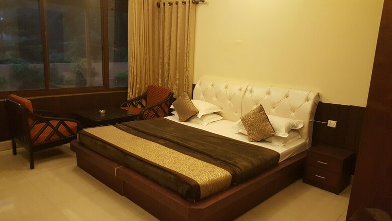 Hotel Rajpur Heights