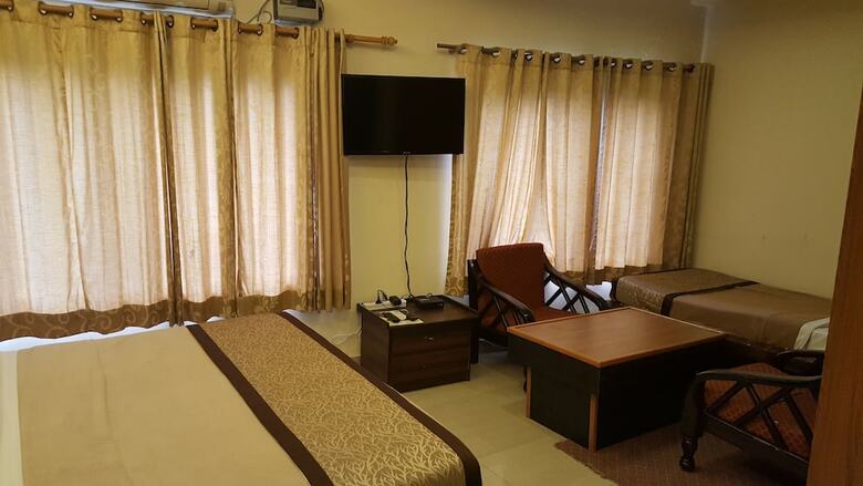 Hotel Rajpur Heights