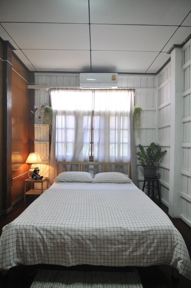 Hostal Slow Tree Ayutthaya