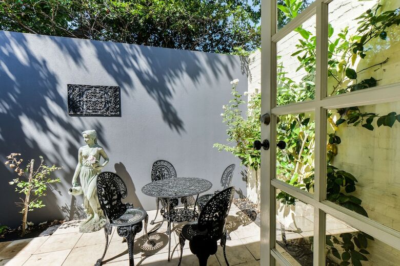 Boutique Stays - Brighton Rose