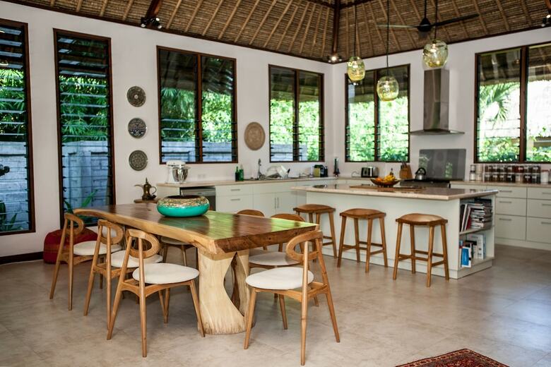Hotel Castaway Resort