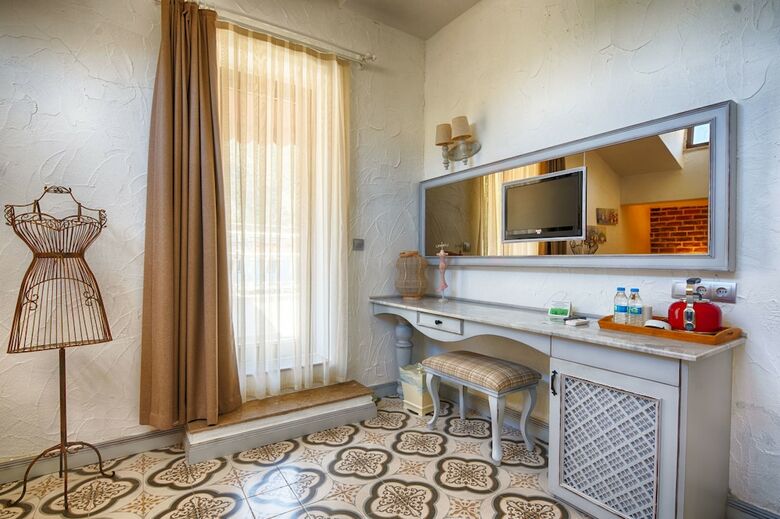 S3 Orange Exclusive Hotel