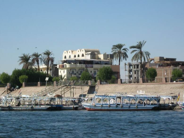 Nile Valley Hotel & Restaurant