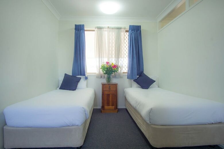 Mas Country Acacia Motor Inn