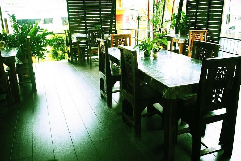 Ritzy House Hotel