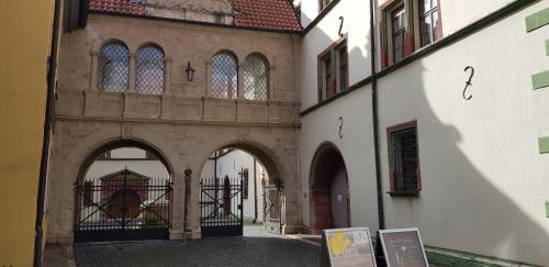 Hostal Adams Bistro Und Pension