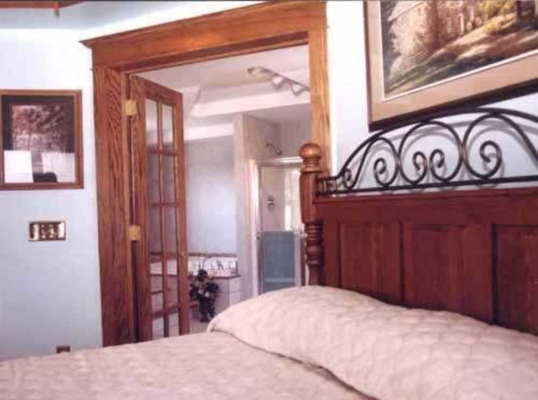 Red Barn Village Bed And Breakfast