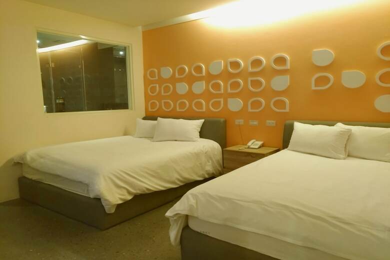 Travel Light Hotel
