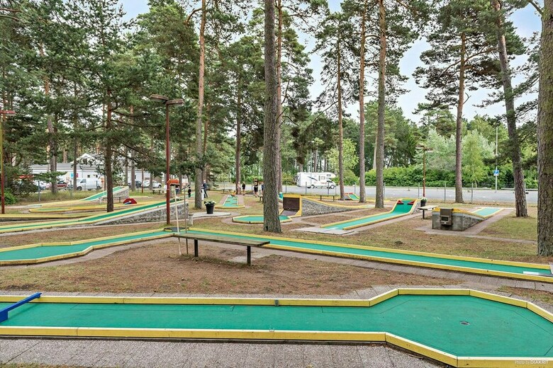 First Camp �hus