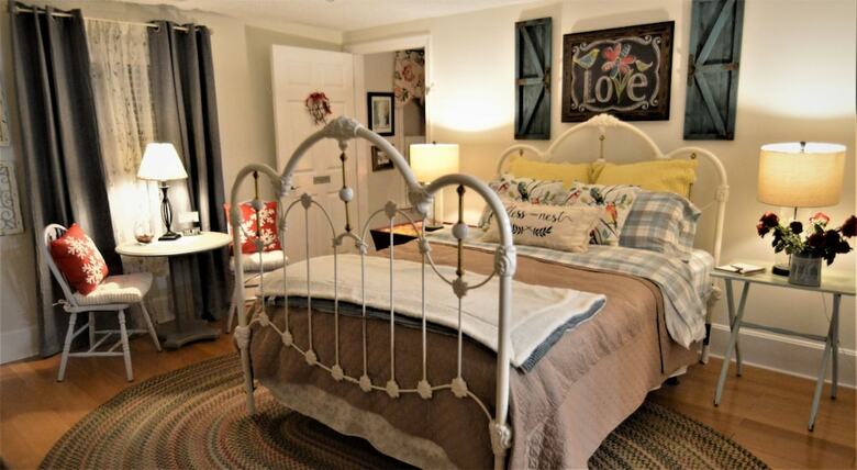 Bed & Breakfast Peabody's 'hip Little Stay'