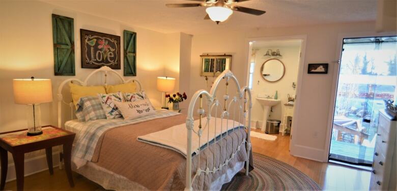 Bed & Breakfast Peabody's 'hip Little Stay'