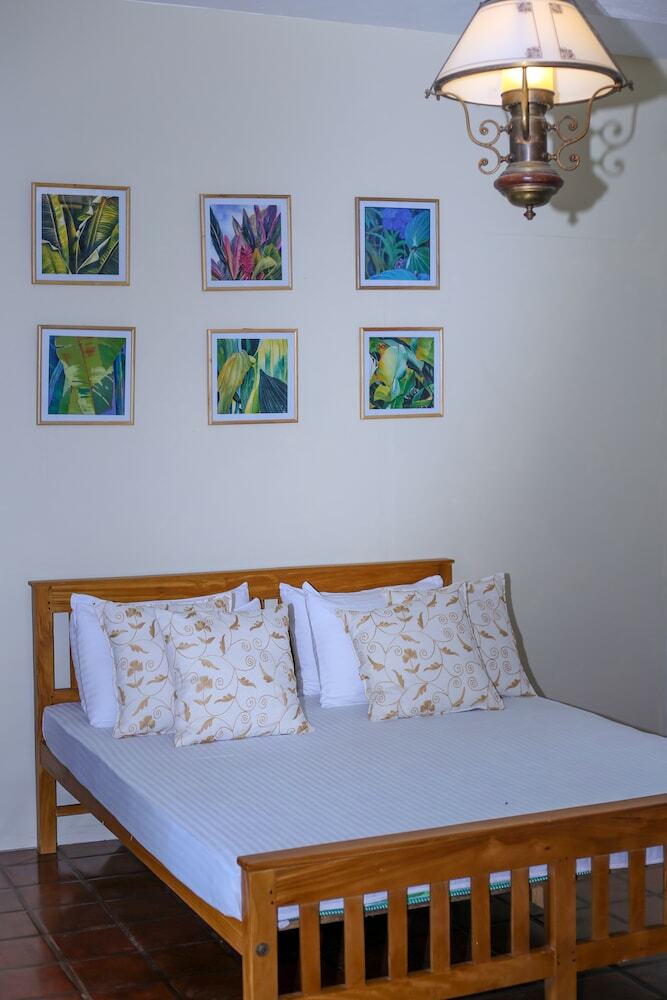 Hotel Fern Cove Villa