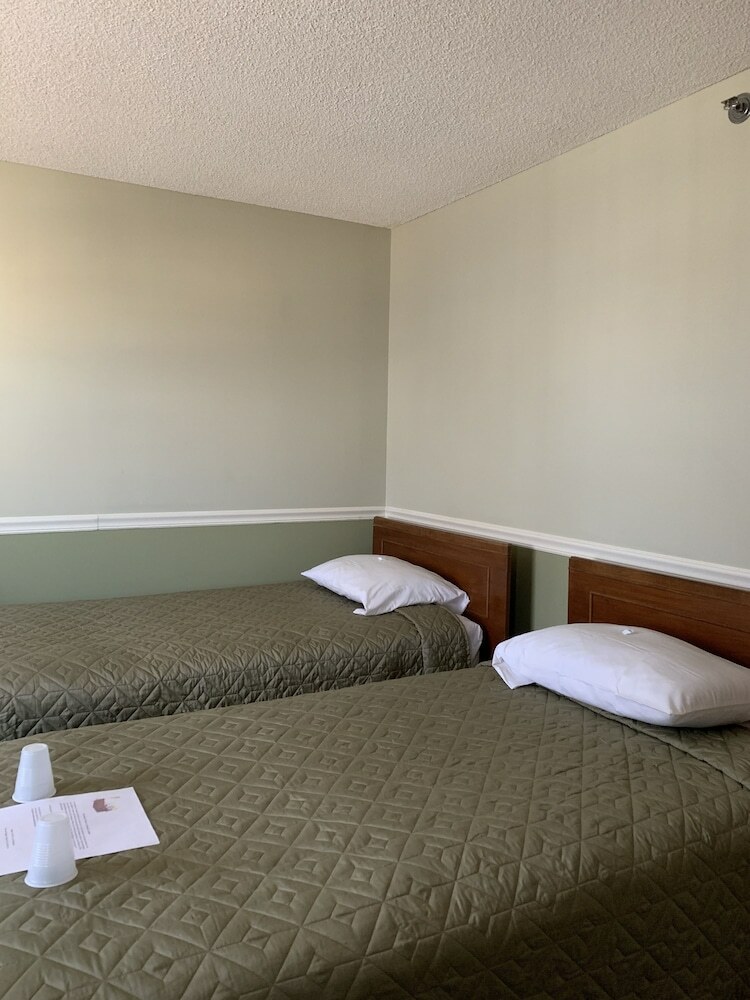 Hotel Brookside House