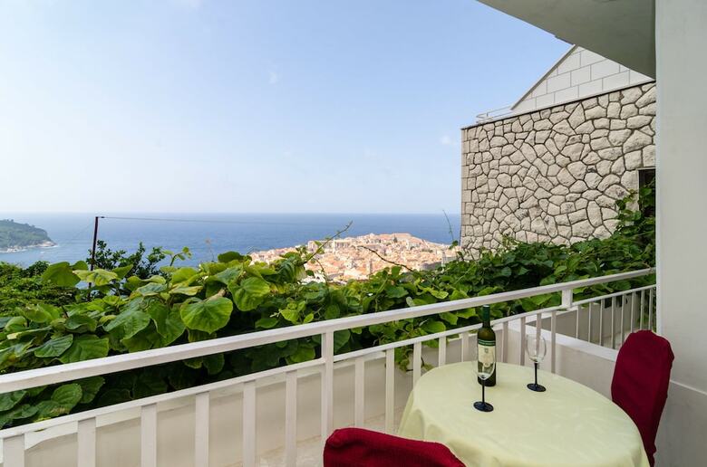 Apartments And Room Lora