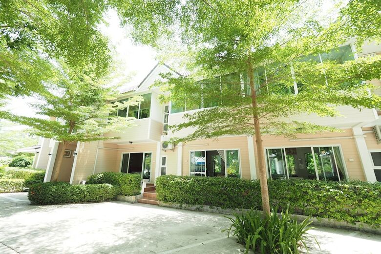 Hotel Baan Suan Resort Juree Punsuk