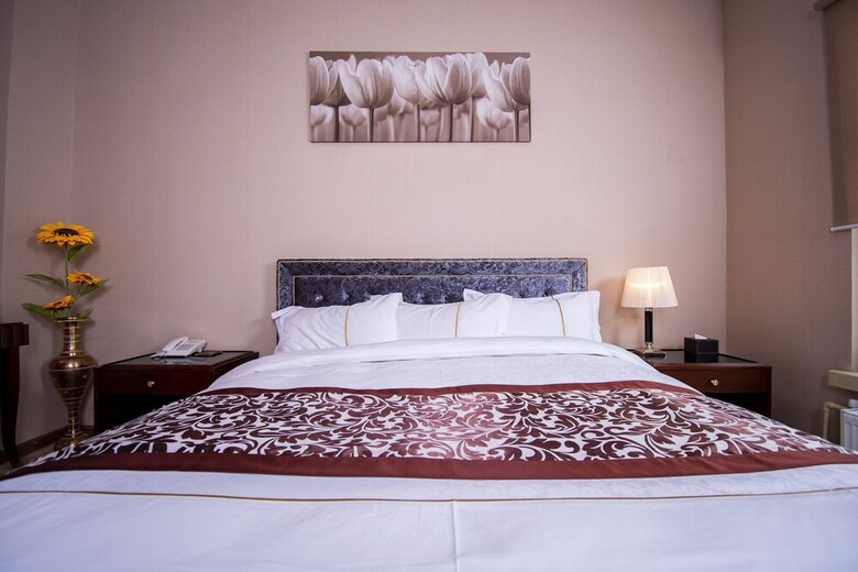 Mika Hotel