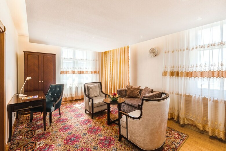 Mika Hotel
