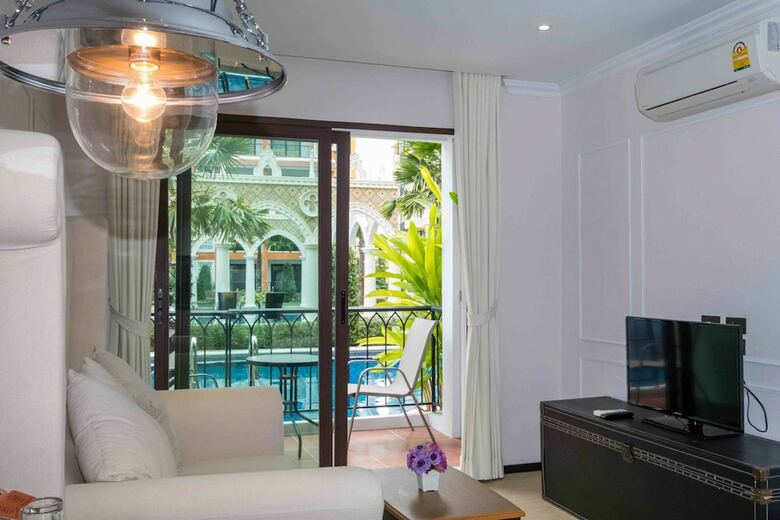 Hotel The Symphony Suites Pattaya