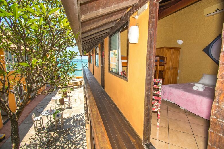 Hostal Bamboo B�zios Hostel