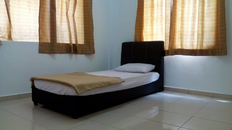 Bed & Breakfast Anggerik Residence